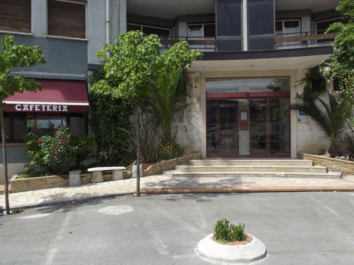 Hotel San Blas Abadiano Celayeta Exterior photo
